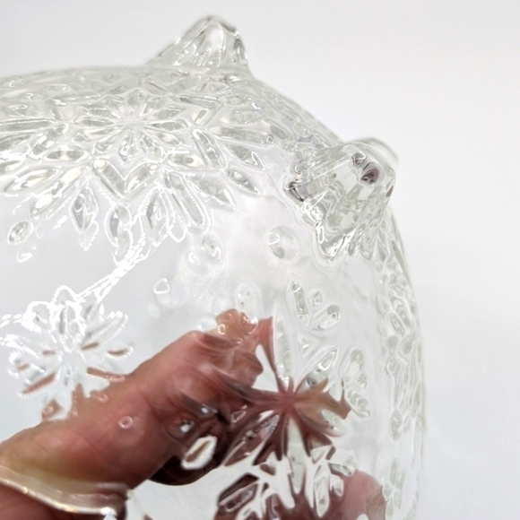Vintage Mikasa 6" Footed Crystal Snowflake Bowl - Picture 10 of 13